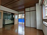 キッチン部分への導線もよく広々と使えます♪
