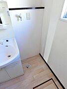 洗面所に室内洗濯機置き場有♪