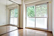 バルコニーに面した洋室4.2帖♪