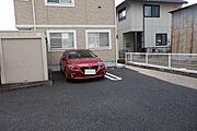 綺麗に塗装された駐車場♪