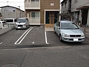 綺麗に舗装された駐車場♪
