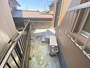 お布団も干せるゆったりとした広さのテラス♪