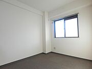お子様部屋や寝室にぴったりの洋室4.7帖♪