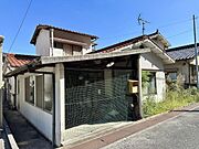 道路に面している車庫の入り口です。