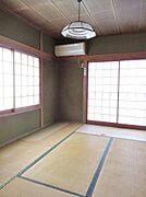 エアコン付き！ゆったりとした和室6帖です♪