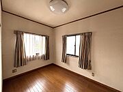 洋室も1・2階合わせて3部屋あり、ご家族のお部屋やリモートワーク・趣味部屋としても重宝します