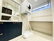 ガス乾燥機の乾太くん完備！カウンターや物干しバー付きなのでお洗濯を洗う・乾かす・畳むまでがスムーズに♪