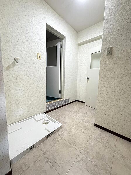 洗面脱衣所はゆとりある空間で家事がしやすいのも嬉しいポイント!