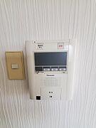 TVモニター付きインターフォンでセキュリティ面も安心です。オートロックも完備です。