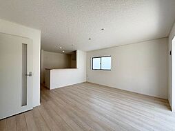 宜野湾市上原第1　6号棟