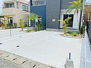 Ｃ号棟：駐車場