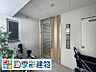 住戸前の玄関ポーチ