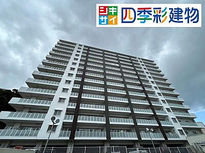 外観：正面側から見た建物外観