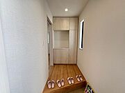十分な収納付き玄関♪