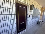 写真は別室の為反転になります。