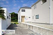 建物外観完成しました◎ 本日見学しませんか♪ お気軽にホームトレードセンター沖縄営業所までお問い合わせください♪