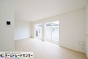 新築戸建て完成しました♪見学できます！ホームトレードセンターまでお気軽にお問い合わせください。