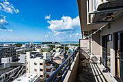 眺望（具志の街並みから東シナ海までを一望できます）