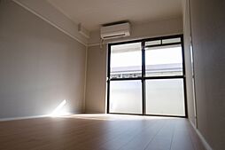 第5ゴトービル 6階2DKの室内