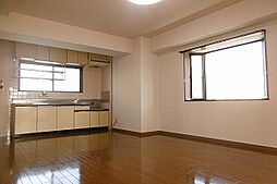 第7ゴトービル 4階2LDKの室内