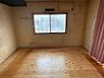 その他：【1階洋室】隣接する和室との建具を開ければさらに開放的な大空間として活用可能。内装リフォーム済みでお気に入りの家具を並べるだけでお洒落に決まります。