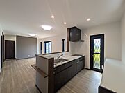 キッチンからLDK全体が一直線に見渡せます。