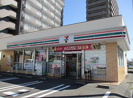 セブンイレブン高松JR栗林駅前店 距離:127m