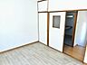 その他：2階洋室　2階は洋室が3部屋あります。