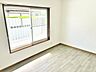 その他：2階洋室　2階は洋室が3部屋あります。1室にバルコニーが付いています。