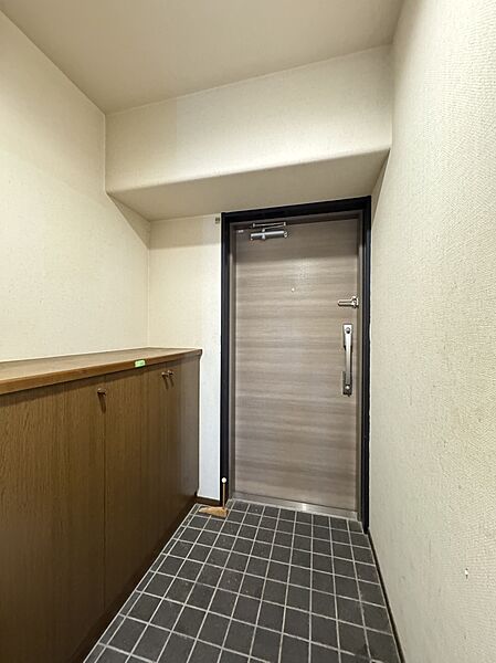 玄関を拡大表示
