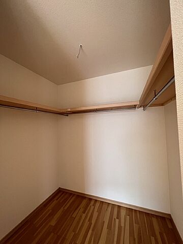 収納 高知市鴨部高町6-18