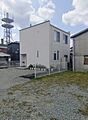 敷地内に2階建...