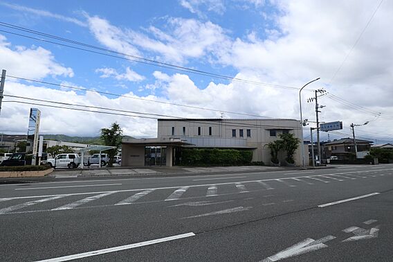 県道沿い好立地