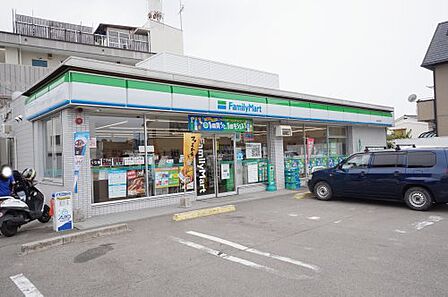 【コンビニエンスストア】ファミリーマート 松山立花店まで342m
