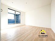 同規模・同仕様の寝室　主寝室は約7帖の広さです。ベットもゆとり持って配置可能♪