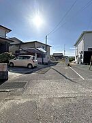 近隣は閑静な住宅街です♪国道11号線へのアクセス良好で、広範囲にアクセスしやすい立地です♪
