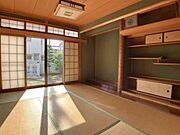 閑静な住宅街にある、敷地広々70坪以上の戸建です♪
