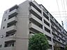 外観：小学校や大学・道後方面へのアクセス良好な立地♪近隣は住宅街です♪子育て世代にもオススメな立地♪