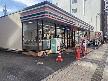 セブン-イレブン 松山千舟町2丁目店 950m
