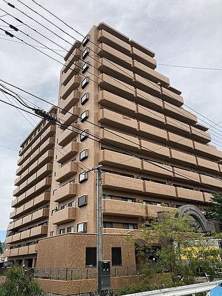 近隣のバス停まで徒歩約2分♪松山市駅方面や伊台方面へアクセスしやすい路線です♪