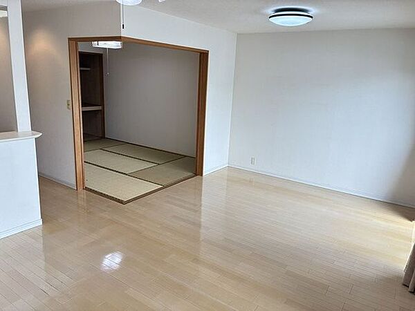 リビング/ダイニングを拡大表示