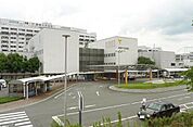 愛媛大学医学部附属病院 592m