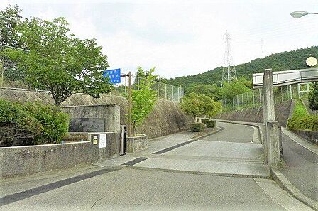 松山市立桑原中学校 2089m