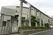 松山市立道後小学校 798m