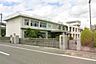 周辺：東温市立川上小学校 1142m