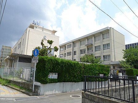 松山市立清水小学校 996m