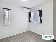 多面採光を確保した明るい室内は、風通しも良く、大変居心地の良い空間となっております