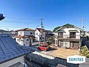 豊かな眺望にふさわしい空間には、通風・採光にも優れ、心地よい光と風があふれています。
