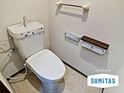 トイレで考え事をしたりスマホを操作したりするのは、心から落ち着くからこそできることです。