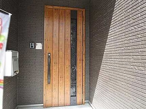 玄関を拡大表示